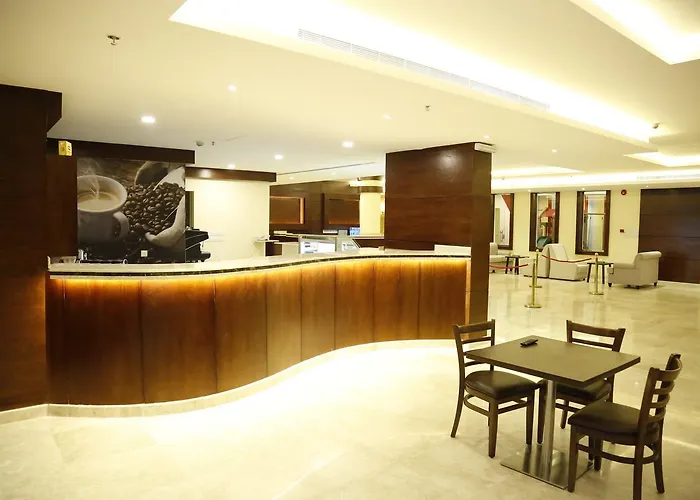 Flora Hotel Suite 2 فلورا 2